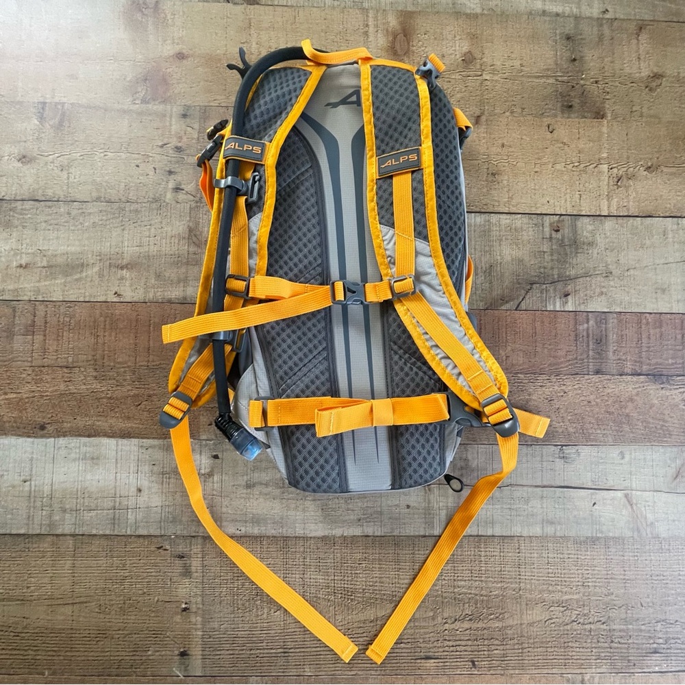 ALPS Mountaineering Hydro Trail 15 3L Hydration Reservoir Backpack NEW with Tags - Picture 7 of 8
